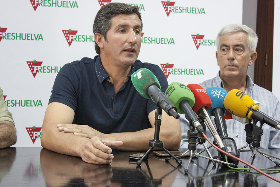 Agricultores de la Plataforma emprenderán acciones legales contra la Junta de Andalucía