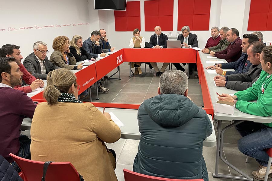 Los agricultores agradecen al PSOE onubense su disposición a no obstaculizar la modificación del Plan de la Corona Norte